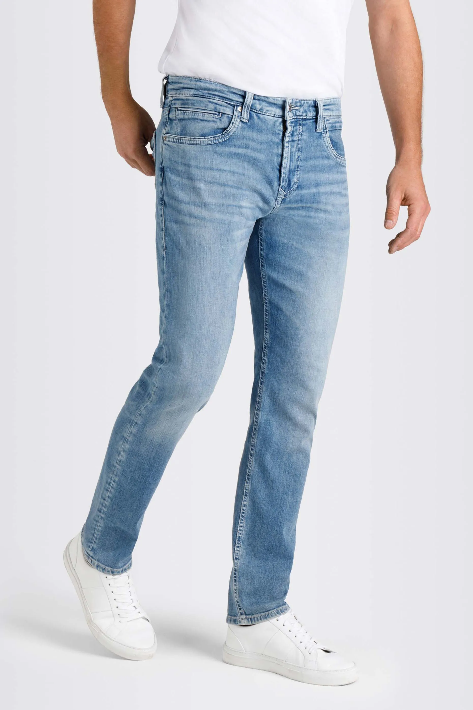 MAC  Jeans Arne Pipe Lichtblauw