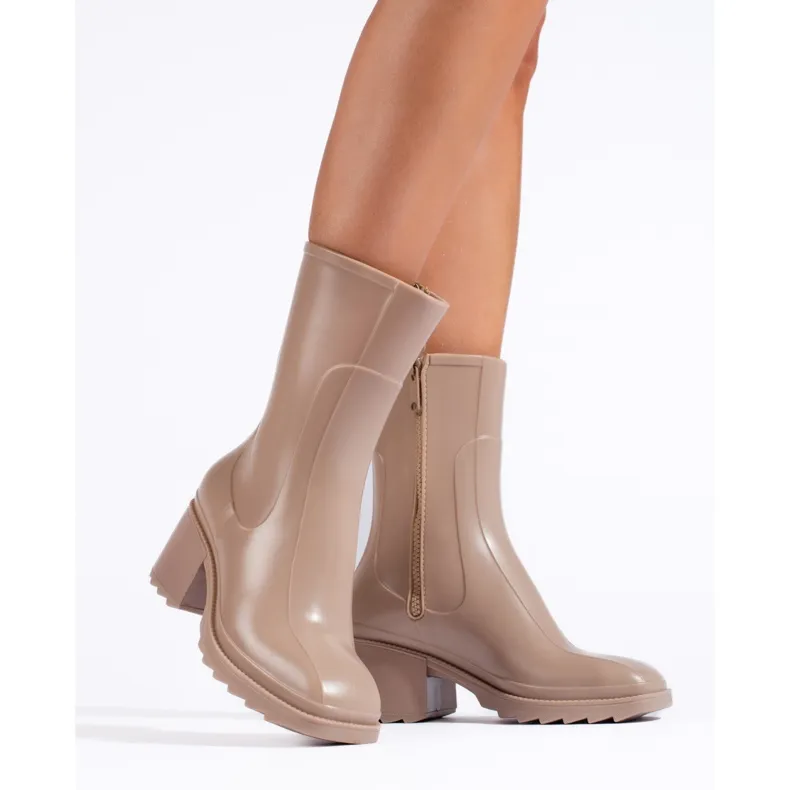 SHELOVET Crèmekleurige rubberlaarzen met hoge hakken en ritssluiting beige