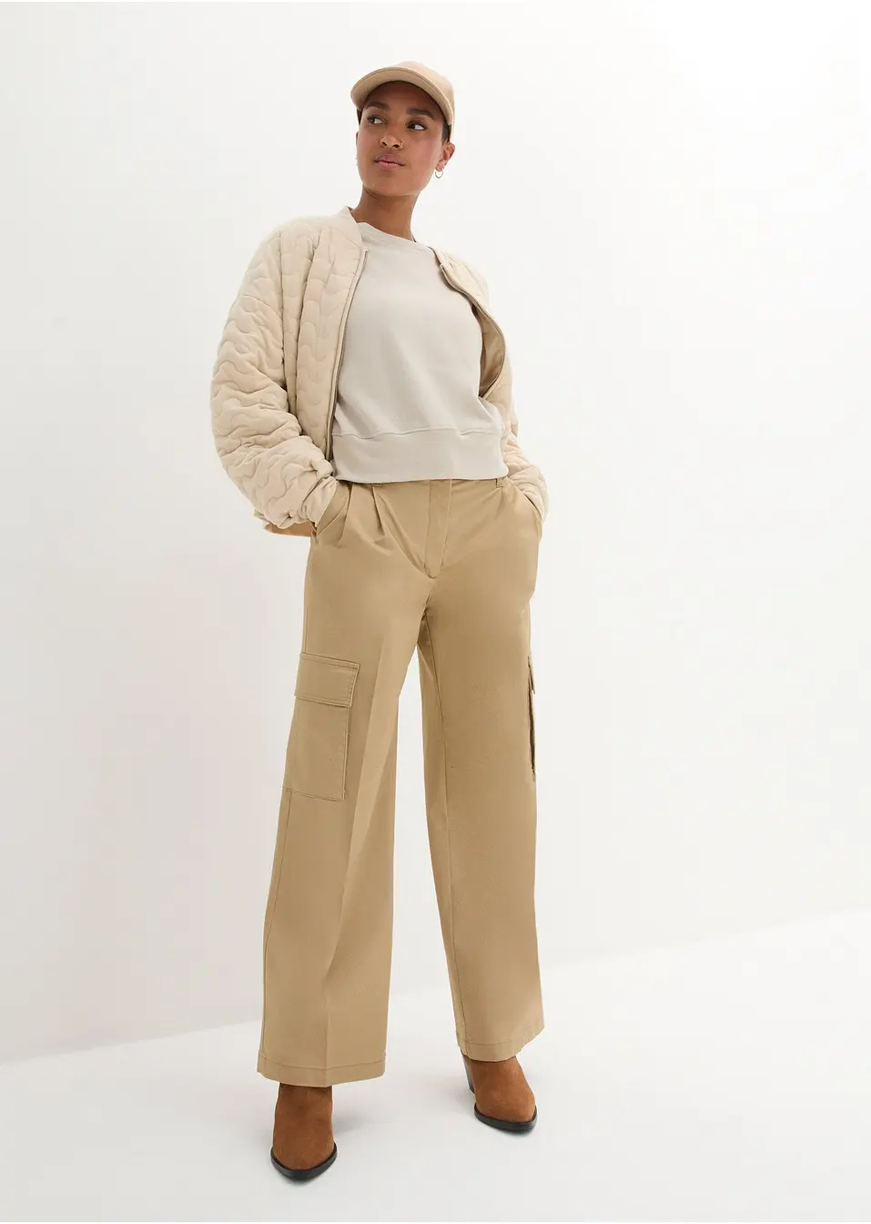Wide leg 7/8 cargo broek met bandplooien en comfortband   
